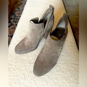 Vince Camuto Booties 8.5